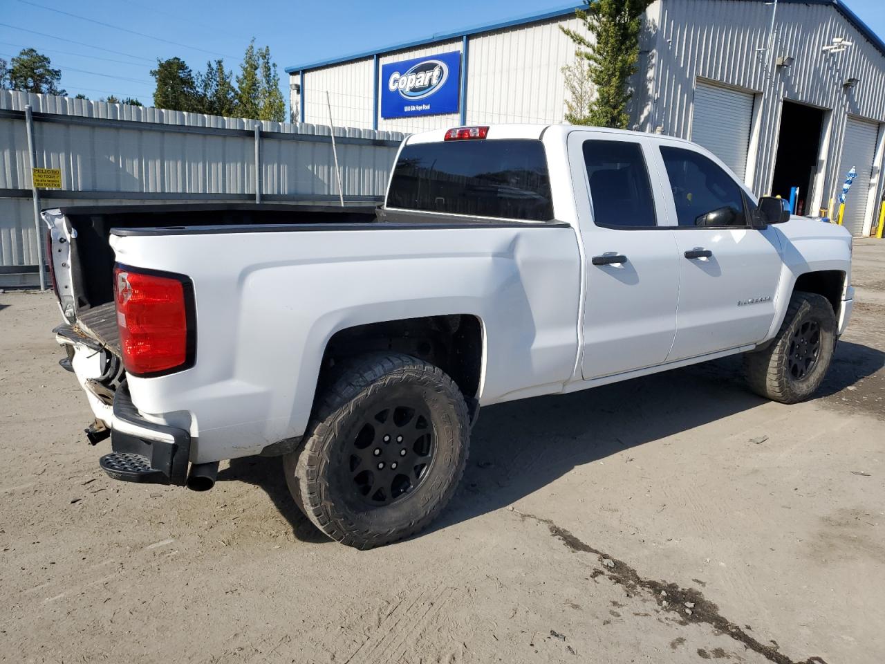 Image 3 of 2015 CHEVROLET SILVERADO C1500 LT 2015 with VIN 1GCRCREC4FZ300652