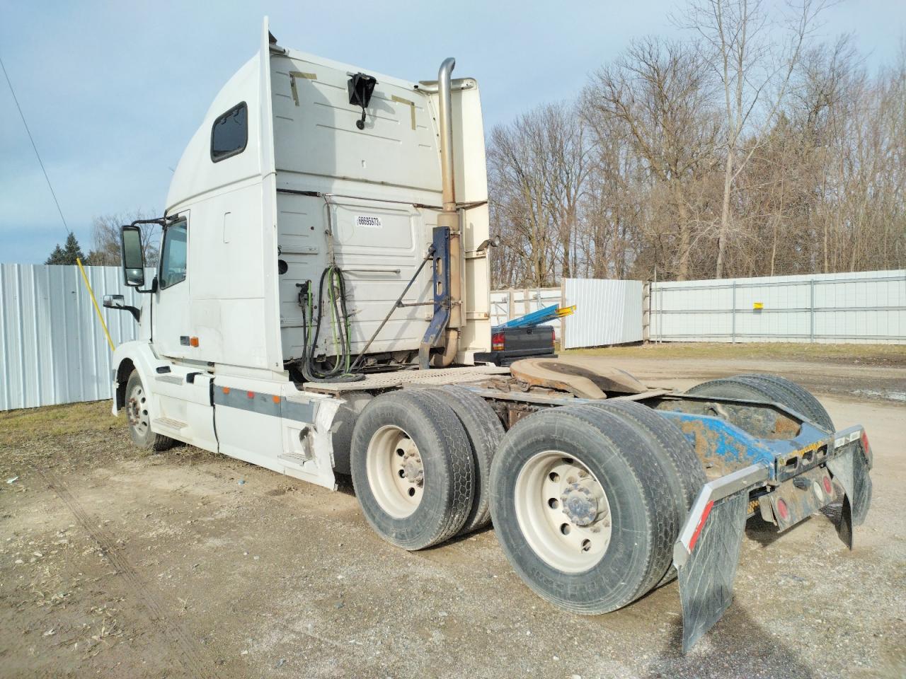 Obraz 3 z 2004 VOLVO VN VNL 2004 z VIN 4V4NC9GHX4N354165