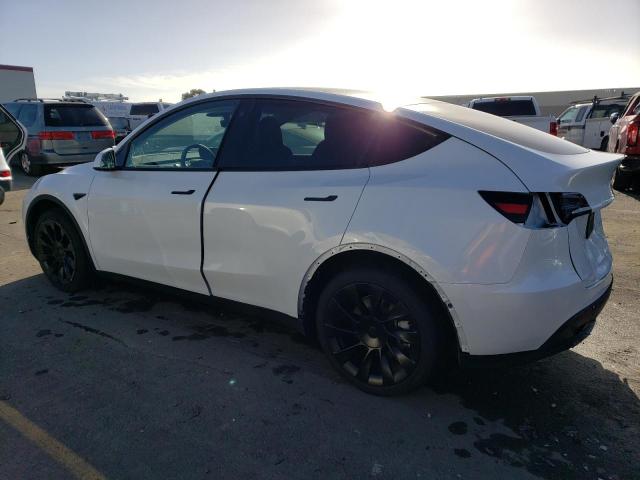 Изображение 2 2023 TESLA MODEL Y  2023 с VIN 7SAYGDEEXPF590250