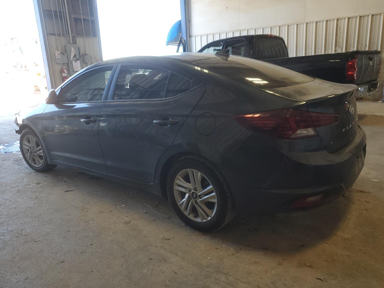 Изображение 2 2020 HYUNDAI ELANTRA SEL 2020 с VIN 5NPD84LF4LH575713