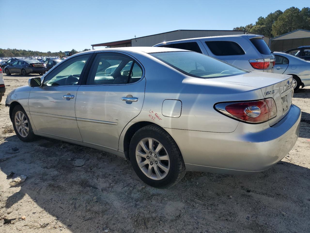 Image 2 of 2004 LEXUS ES 330 2004 with VIN JTHBA30G340002902