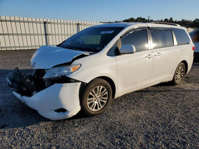 Image 1 of 2015 TOYOTA SIENNA LE 2015 with VIN 5TDKK3DC8FS546527