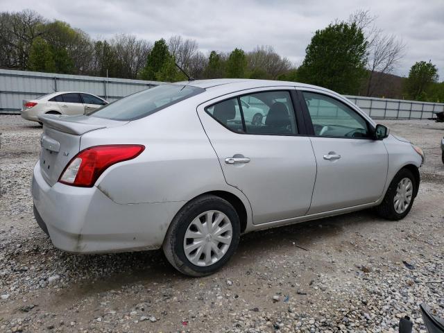 Obraz 3 z 2018 NISSAN VERSA S 2018 z VIN 3N1CN7AP4JK439332