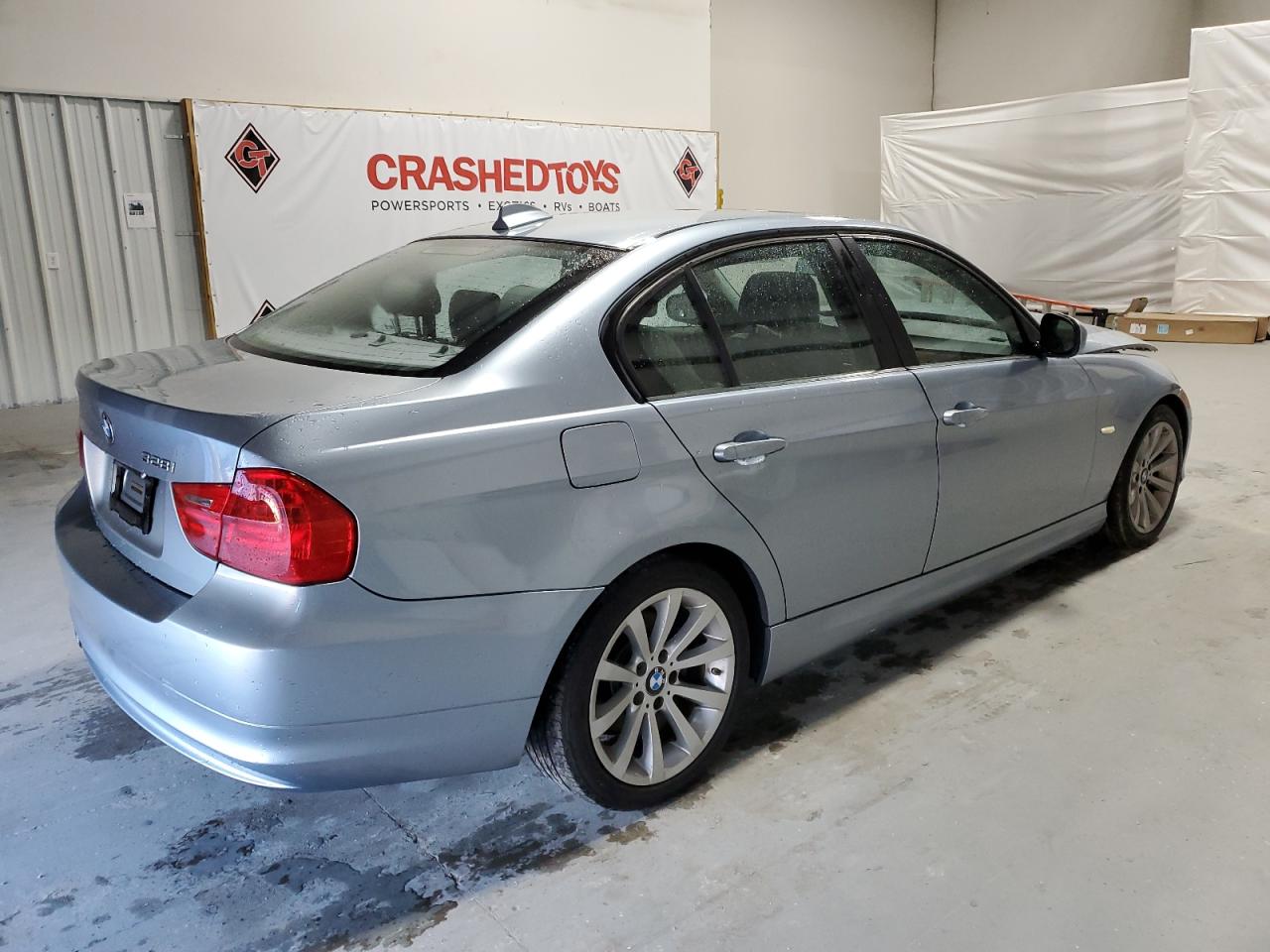 Image 3 of Bmw 328 I 2011 with VIN WBAPH7G57BNN02444