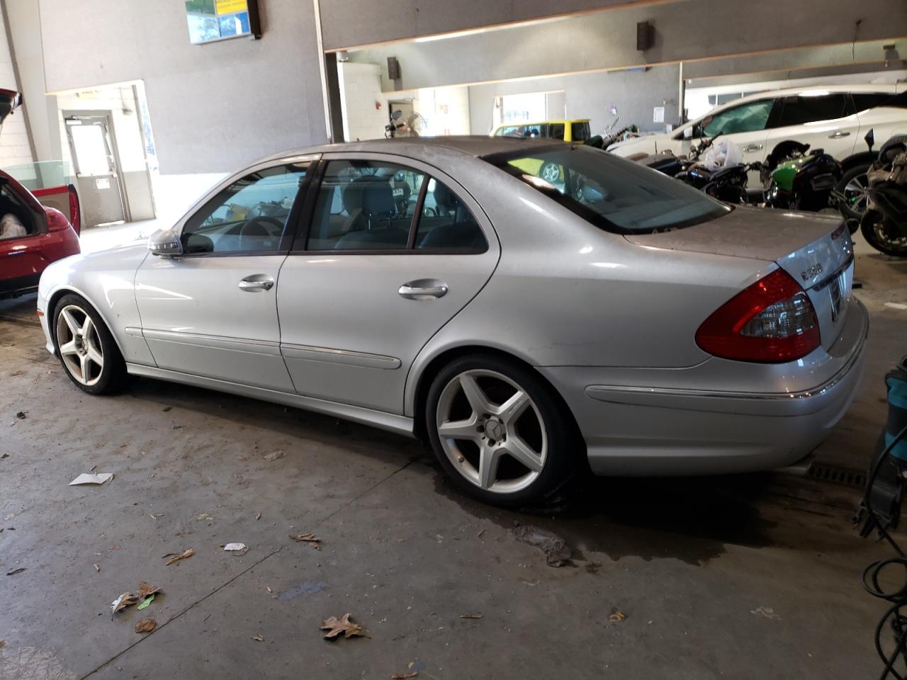 Obraz 2 z 2009 MERCEDES-BENZ E 350 2009 z VIN WDBUF56X49B409569