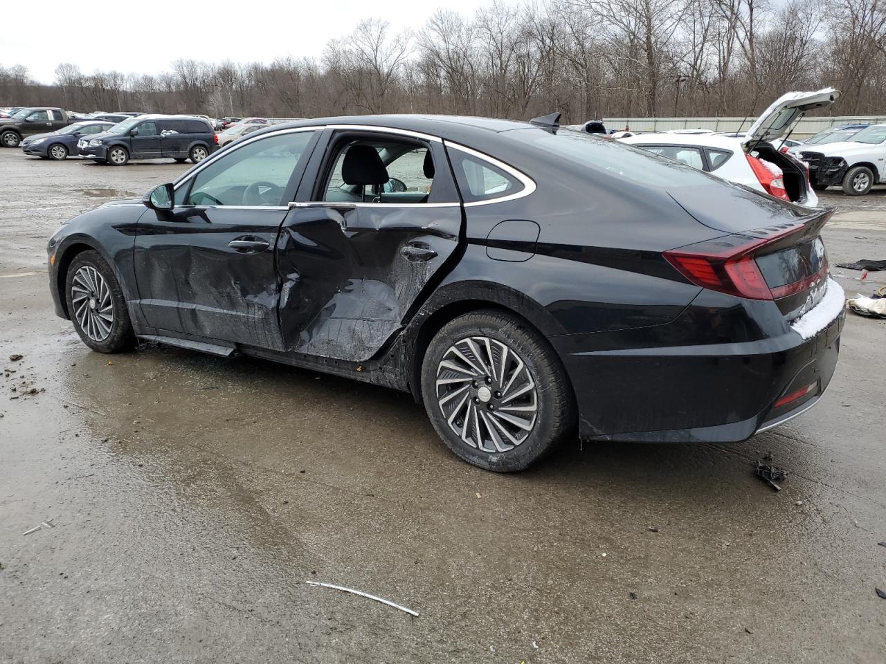 Image 2 of 2022 HYUNDAI SONATA HYBRID 2022 with VIN KMHL34JJ4NA051730