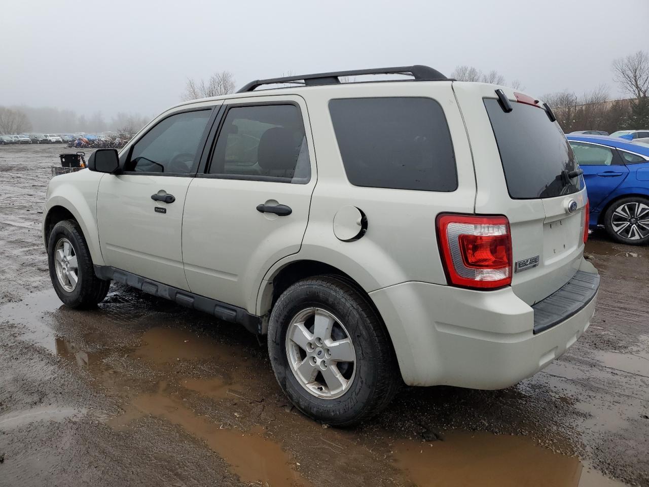 Image 2 of 2009 FORD ESCAPE XLT 2009 with VIN 1FMCU03739KA87903