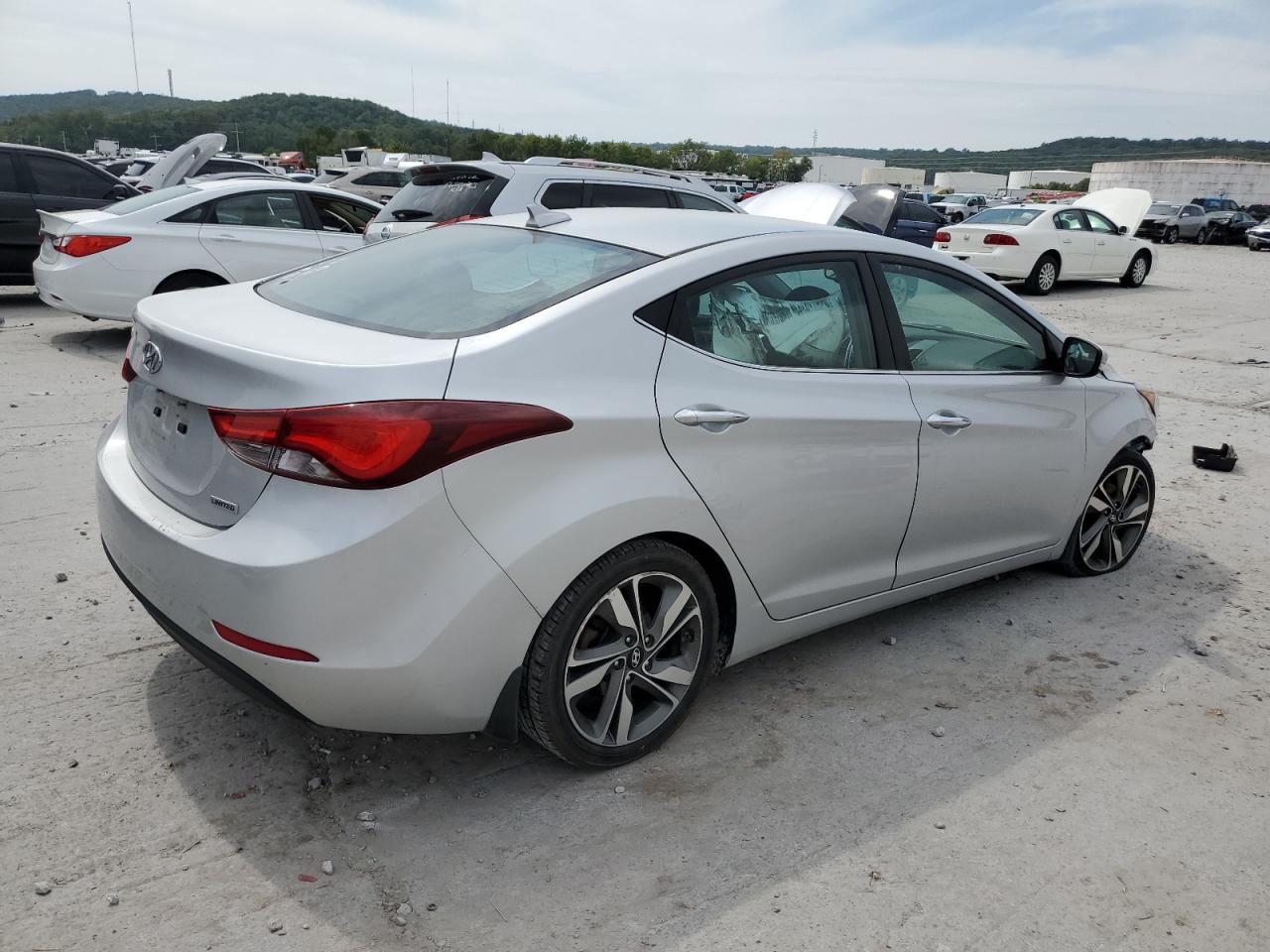Image 3 of 2015 HYUNDAI ELANTRA SE 2015 with VIN 5NPDH4AE5FH602514