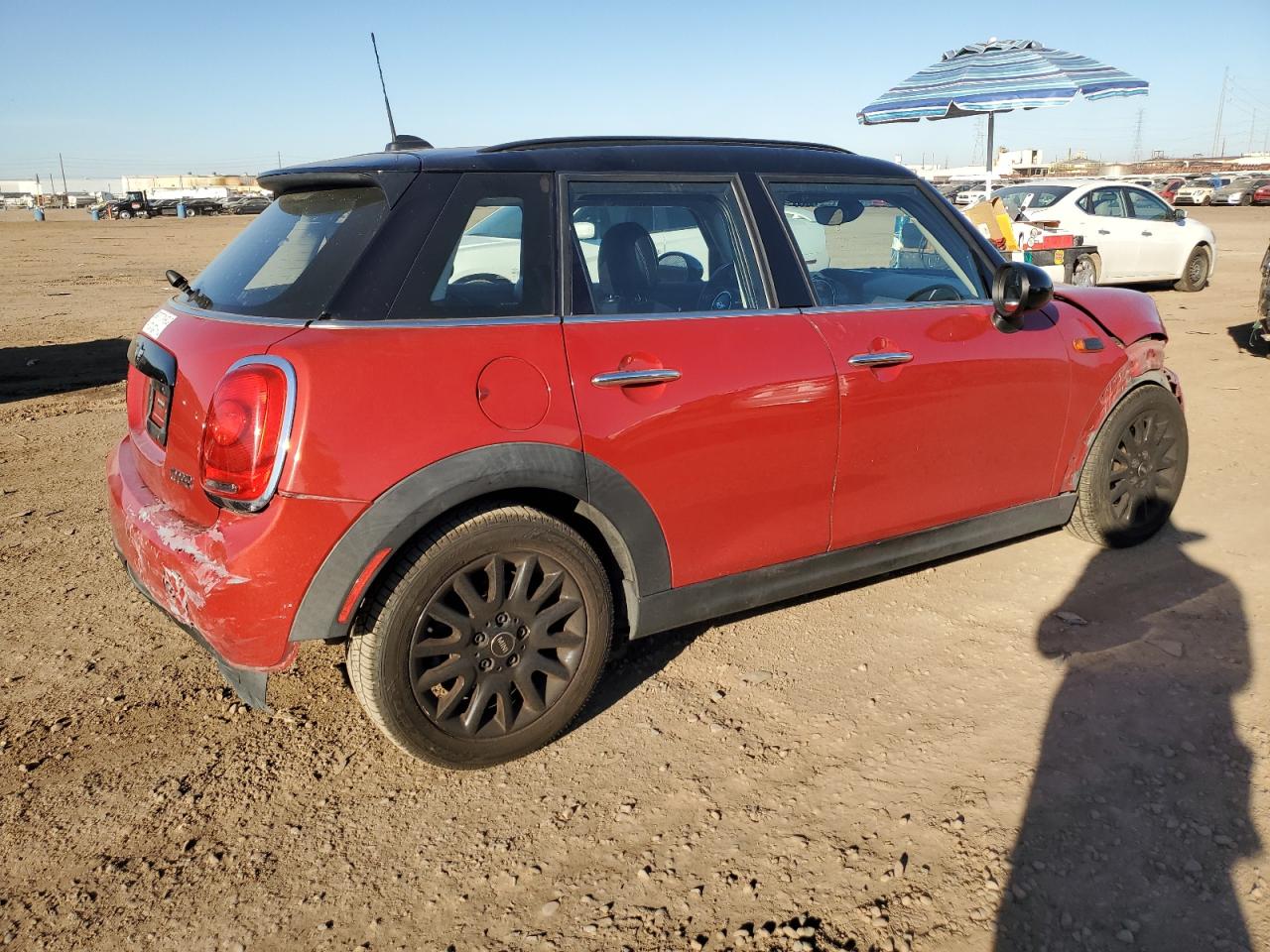 Image 3 of 2016 MINI COOPER  2016 with VIN WMWXU1C51G2E16802