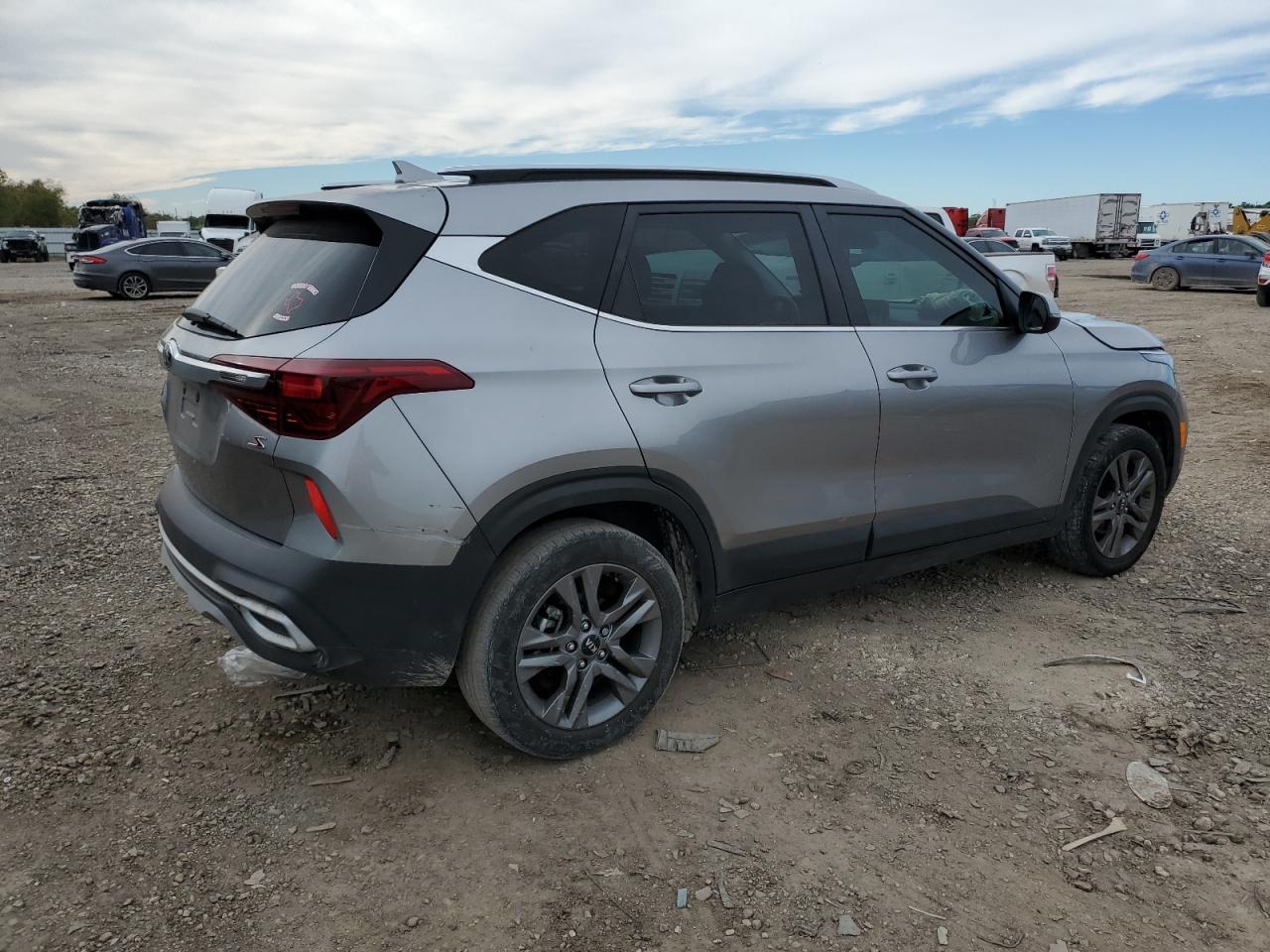 Изображение 3 2021 KIA SELTOS S 2021 с VIN KNDEU2AA0M7052206