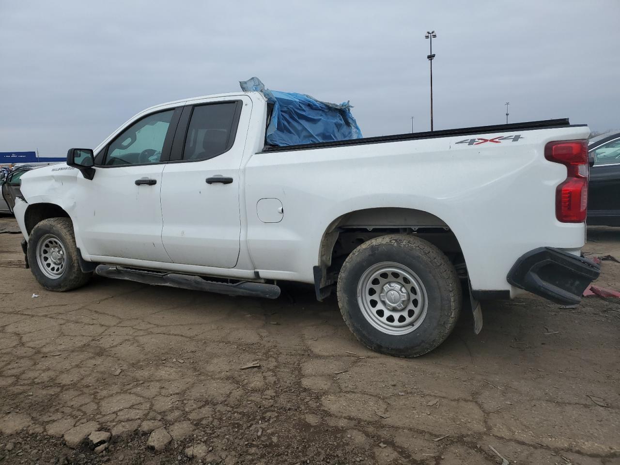 Image 2 of 2021 CHEVROLET SILVERADO K1500 2021 with VIN 1GCRYAEF5MZ107534