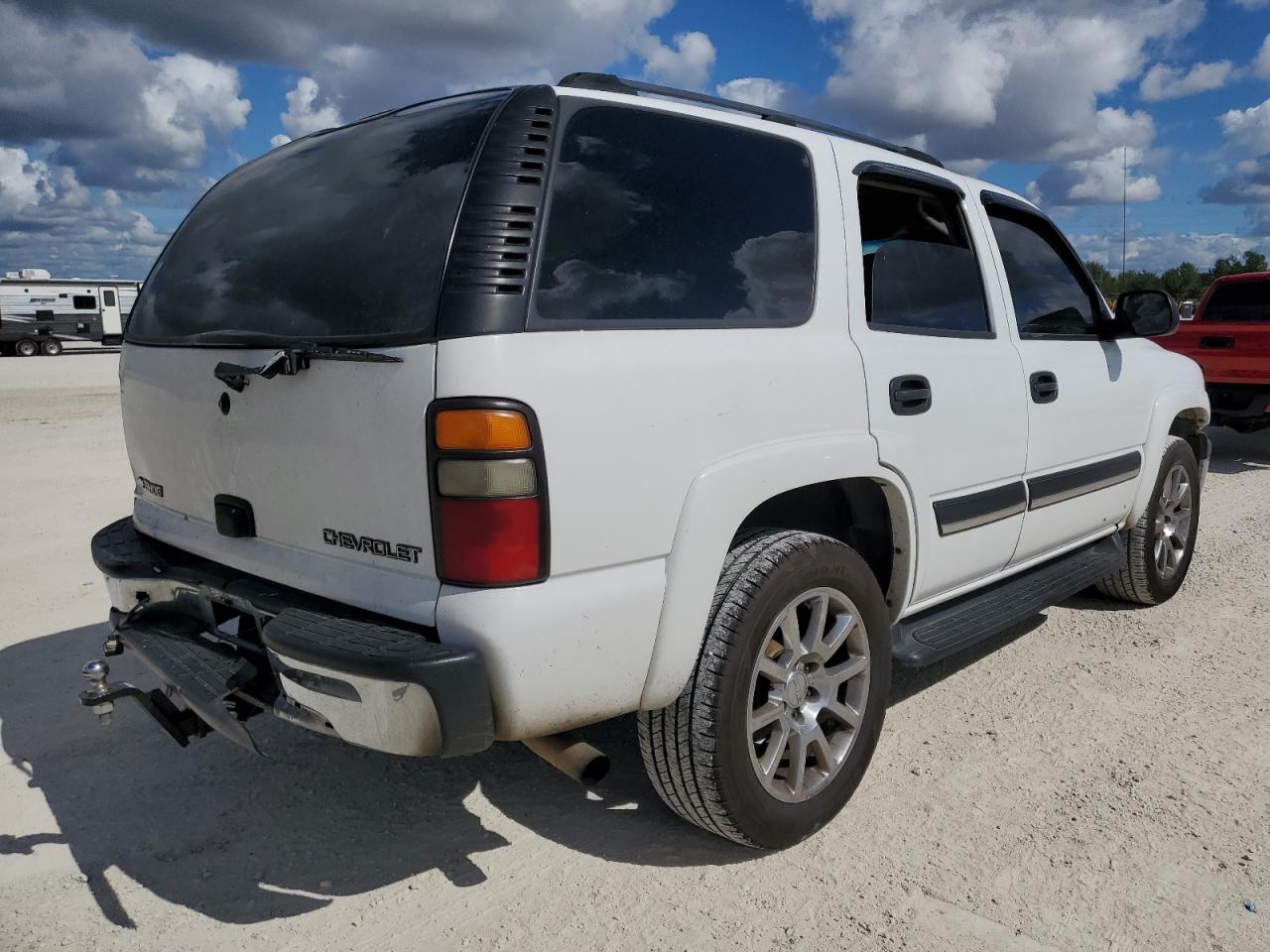 Obraz 3 z 2005 CHEVROLET TAHOE K1500 2005 z VIN 1GNEK13TX5R125383