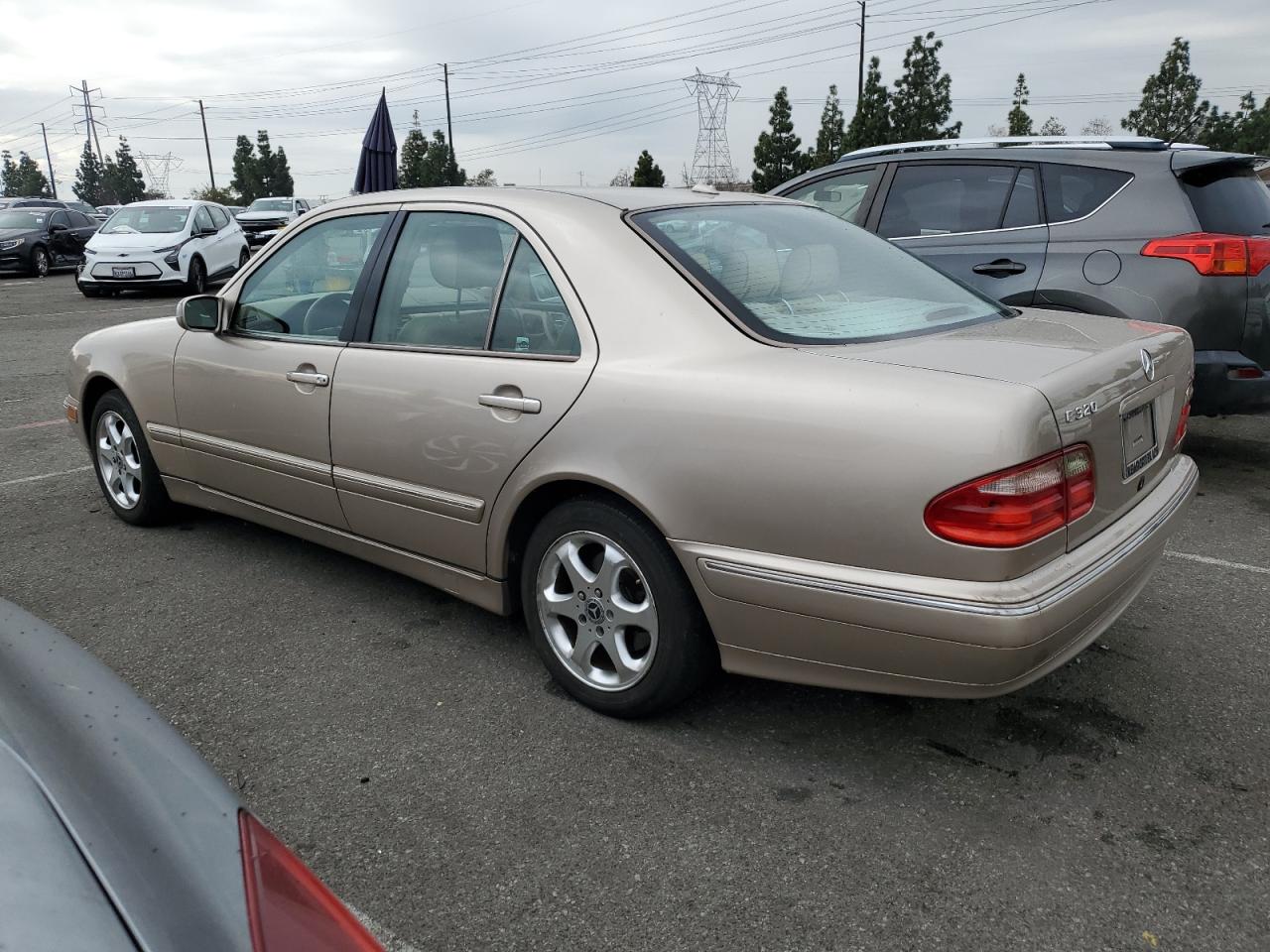 Obraz 2 z 2002 MERCEDES-BENZ E 320 2002 z VIN WDBJF65J52B439241