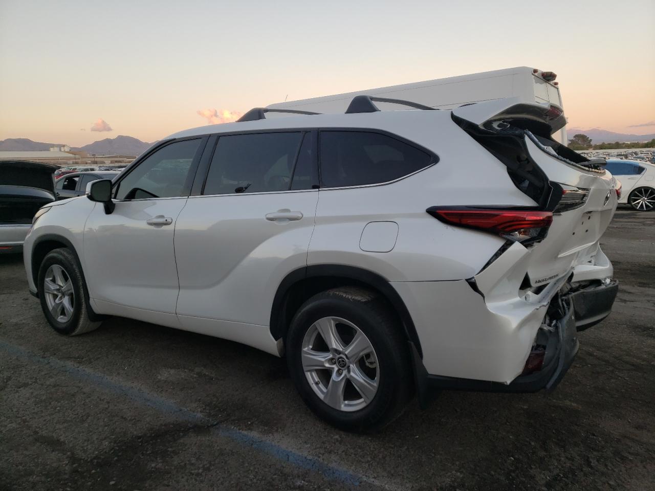 Image 2 of 2022 TOYOTA HIGHLANDER L 2022 with VIN 5TDBZRBHXNS165872