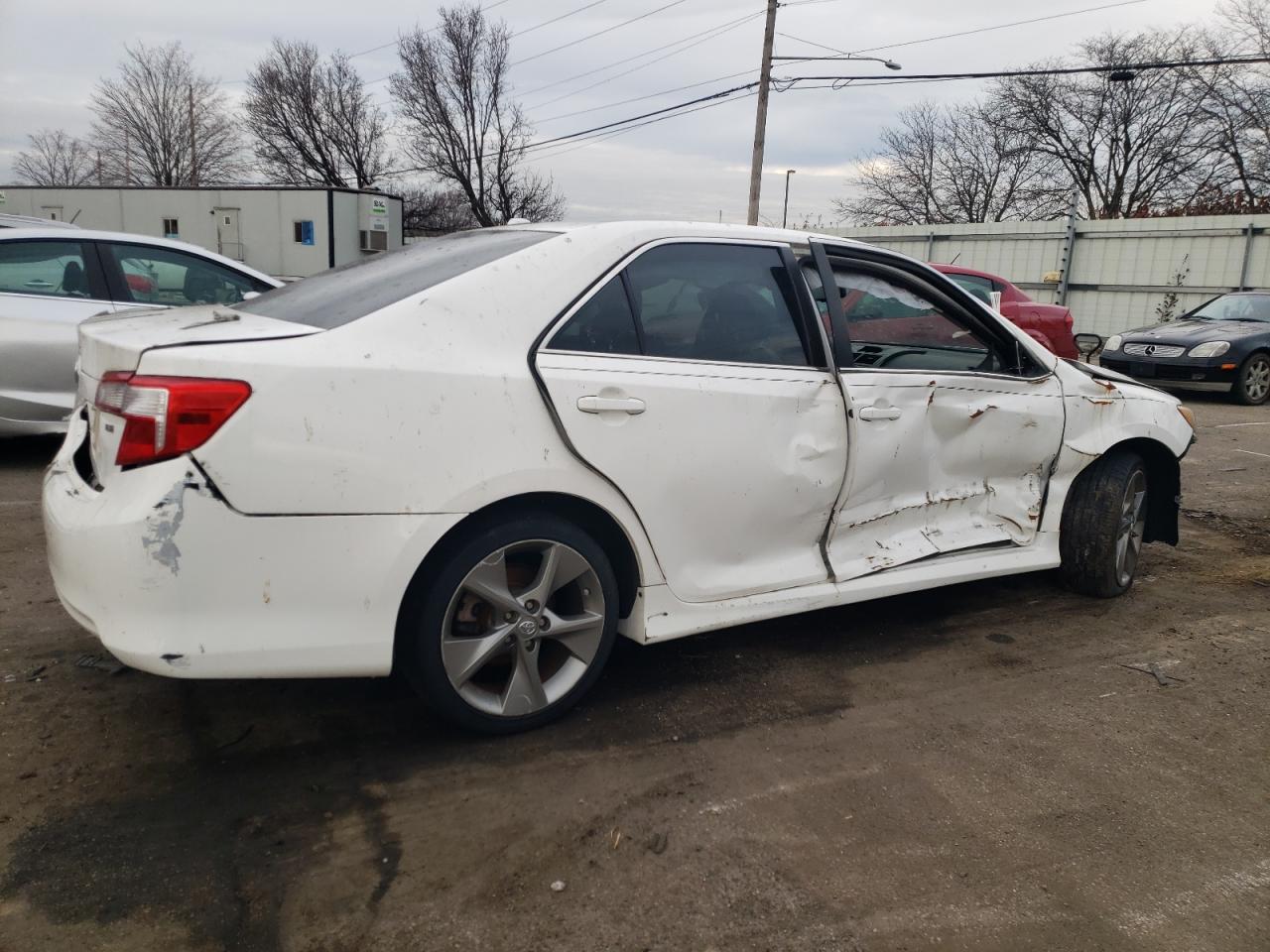 Image 3 of 2014 TOYOTA CAMRY SE 2014 with VIN 4T1BK1FK6EU024218