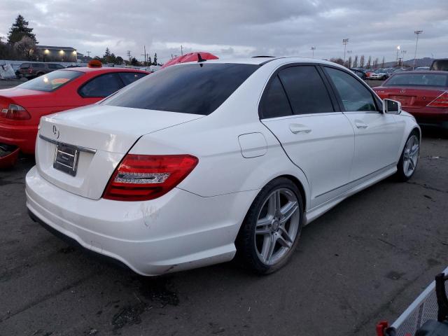 Obraz 3 z 2013 MERCEDES-BENZ C 250 2013 z VIN WDDGF4HB4DR276067