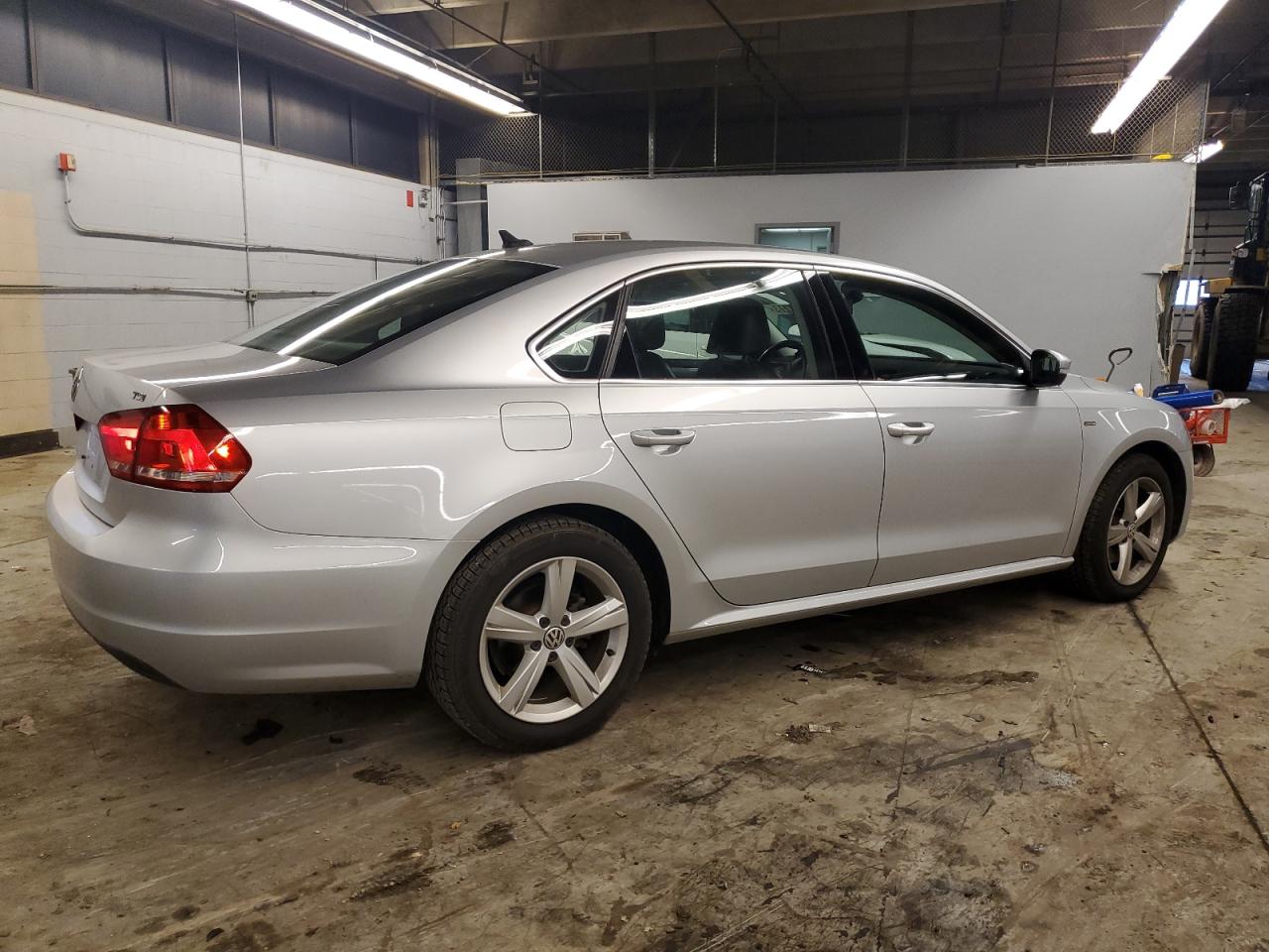 Image 3 of 2015 VOLKSWAGEN PASSAT S 2015 with VIN 1VWAT7A33FC110963