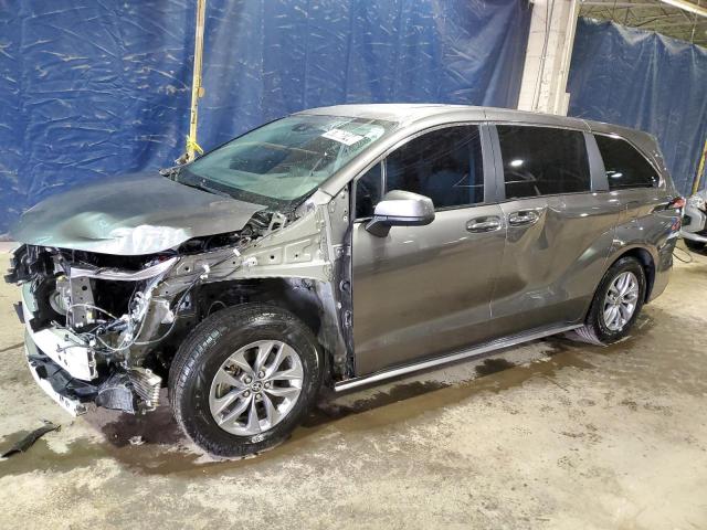 2022 TOYOTA SIENNA XLE 2022 image