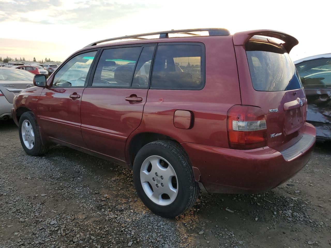 Image 2 of 2005 TOYOTA HIGHLANDER LIMITED 2005 with VIN JTEEP21A150075121