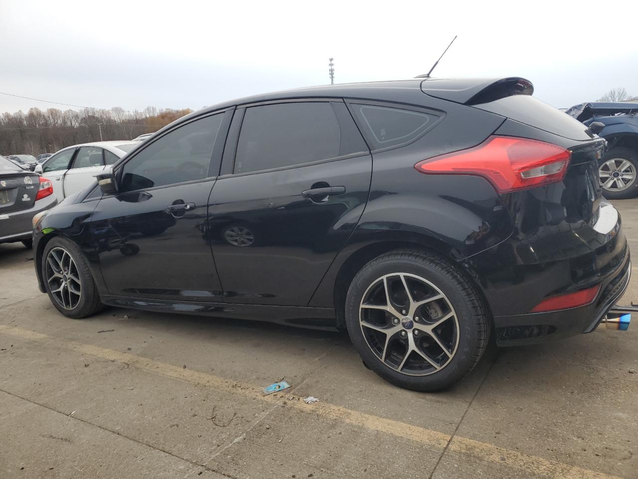 Изображение 2 2016 FORD FOCUS SE 2016 с VIN 1FADP3K26GL359803