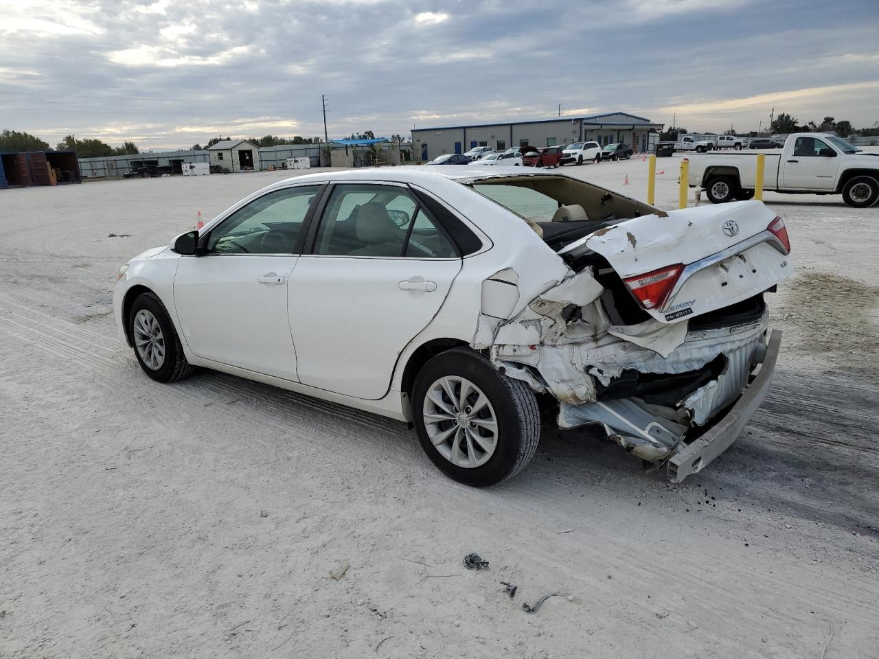 Image 2 of 2017 TOYOTA CAMRY LE 2017 with VIN 4T1BF1FK2HU652785