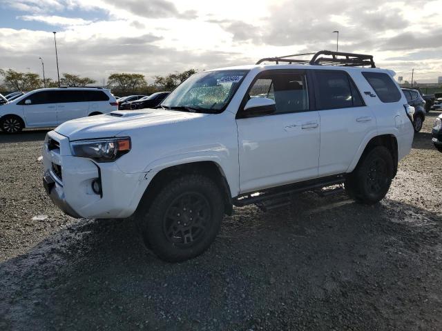 Изображение 1 2020 TOYOTA 4RUNNER SR5/SR5 PREMIUM 2020 с VIN JTEBU5JR4L5775900