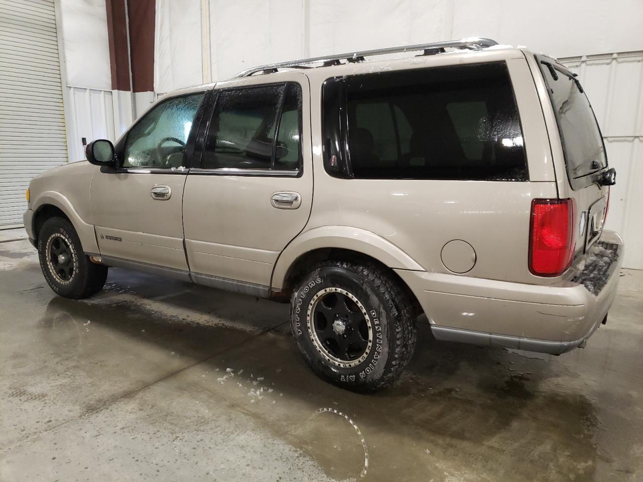 Изображение 2 2000 LINCOLN NAVIGATOR  2000 с VIN 5LMPU28A1YLJ06861