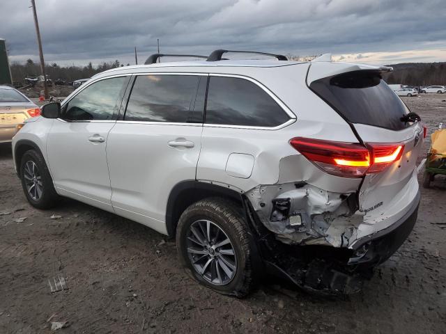 Image 2 of 2018 TOYOTA HIGHLANDER SE 2018 with VIN 5TDJZRFH1JS841741