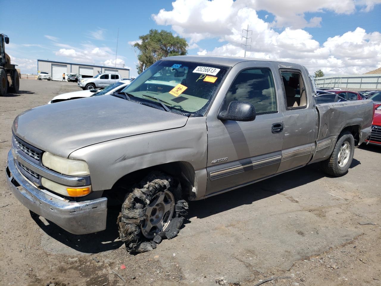 Obraz 1 z 2000 CHEVROLET SILVERADO C1500 2000 z VIN 2GCEC19T4Y1175917