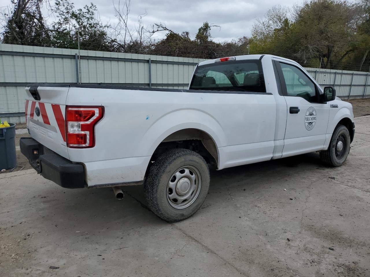 Obraz 3 z 2019 FORD F150  2019 z VIN 1FTMF1CB5KKC16579
