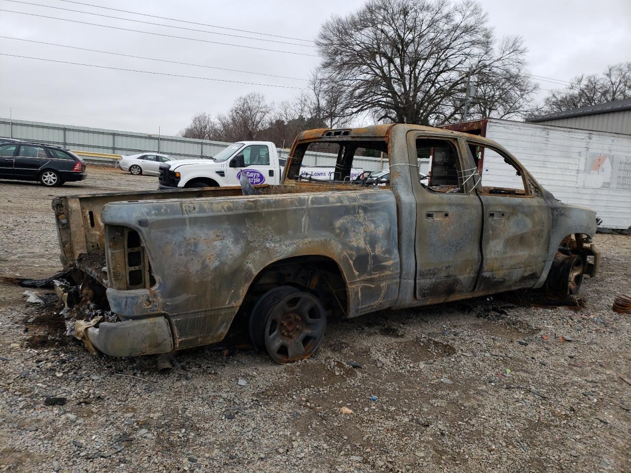 Obraz 3 z 2019 RAM 1500 TRADESMAN 2019 z VIN 1C6SRFCT3KN573382
