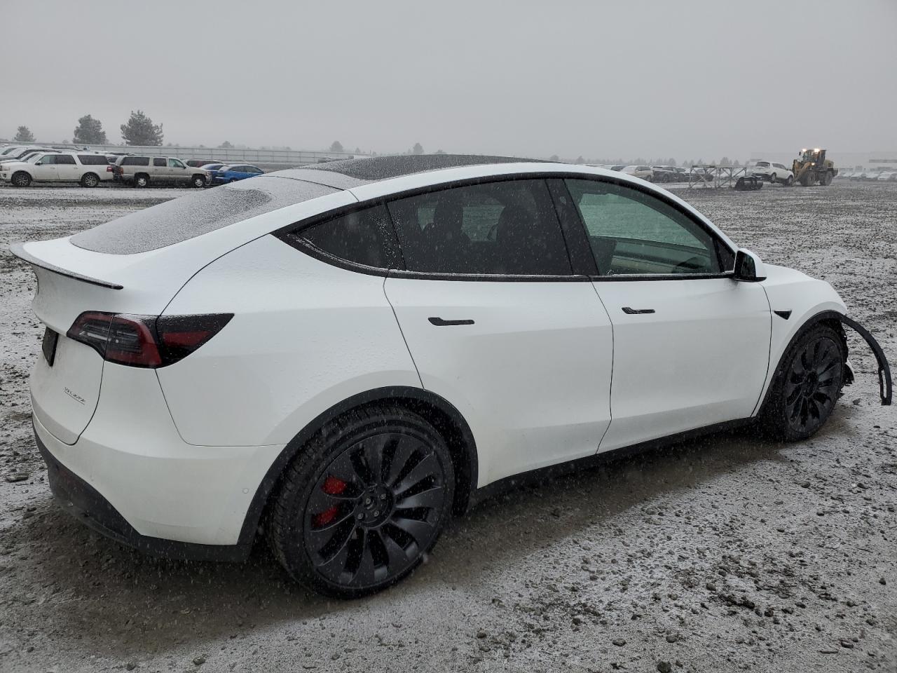 Изображение 3 2021 TESLA MODEL Y  2021 с VIN 5YJYGDEF7MF252578