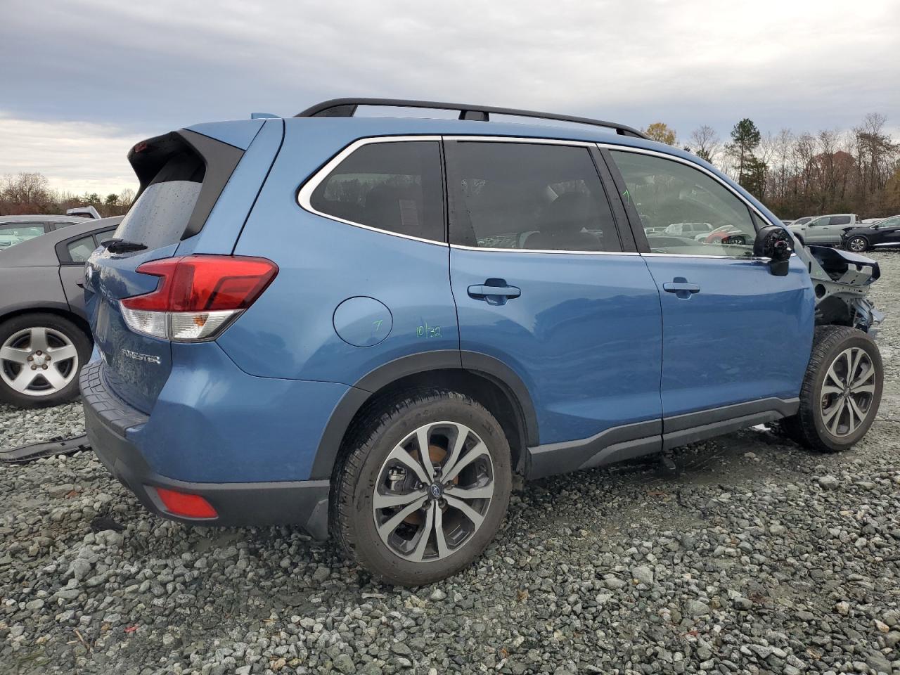 Image 3 of 2020 SUBARU FORESTER LIMITED 2020 with VIN JF2SKASC1LH462140