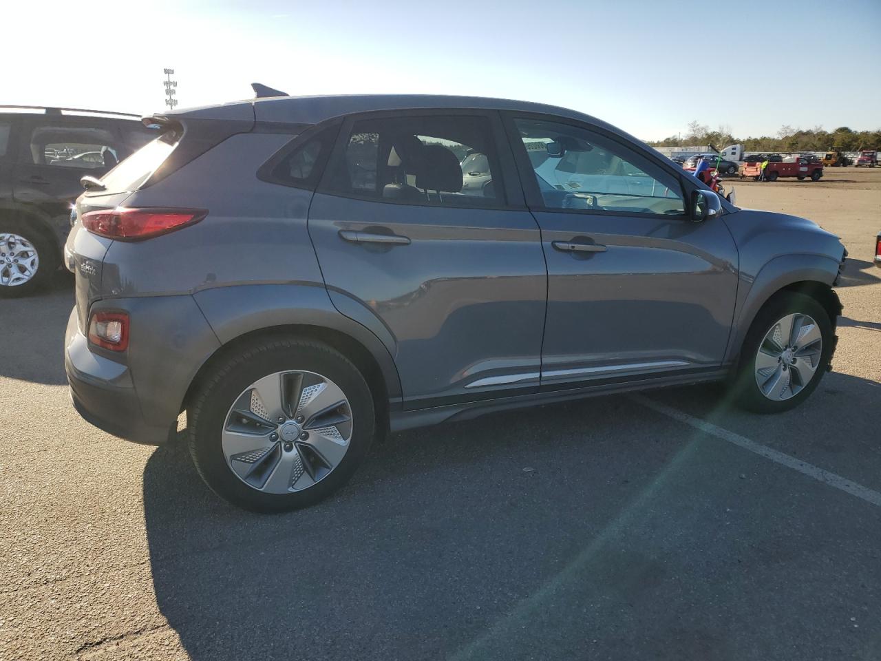 Image 3 of 2021 HYUNDAI KONA LIMITED 2021 with VIN KM8K33AG8MU130227
