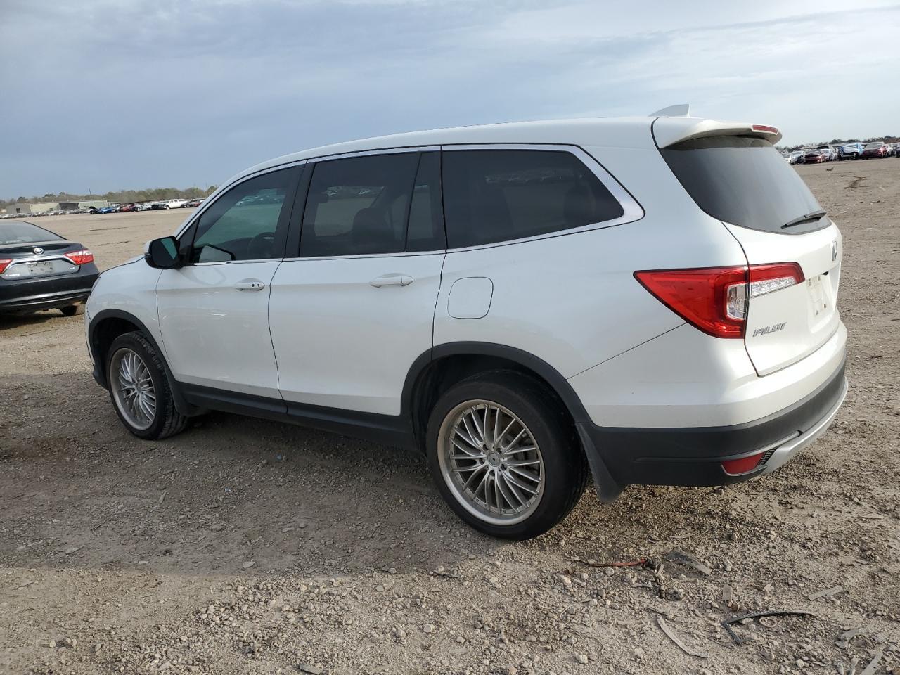 Изображение 2 2022 HONDA PILOT EXL 2022 с VIN 5FNYF5H51NB012133