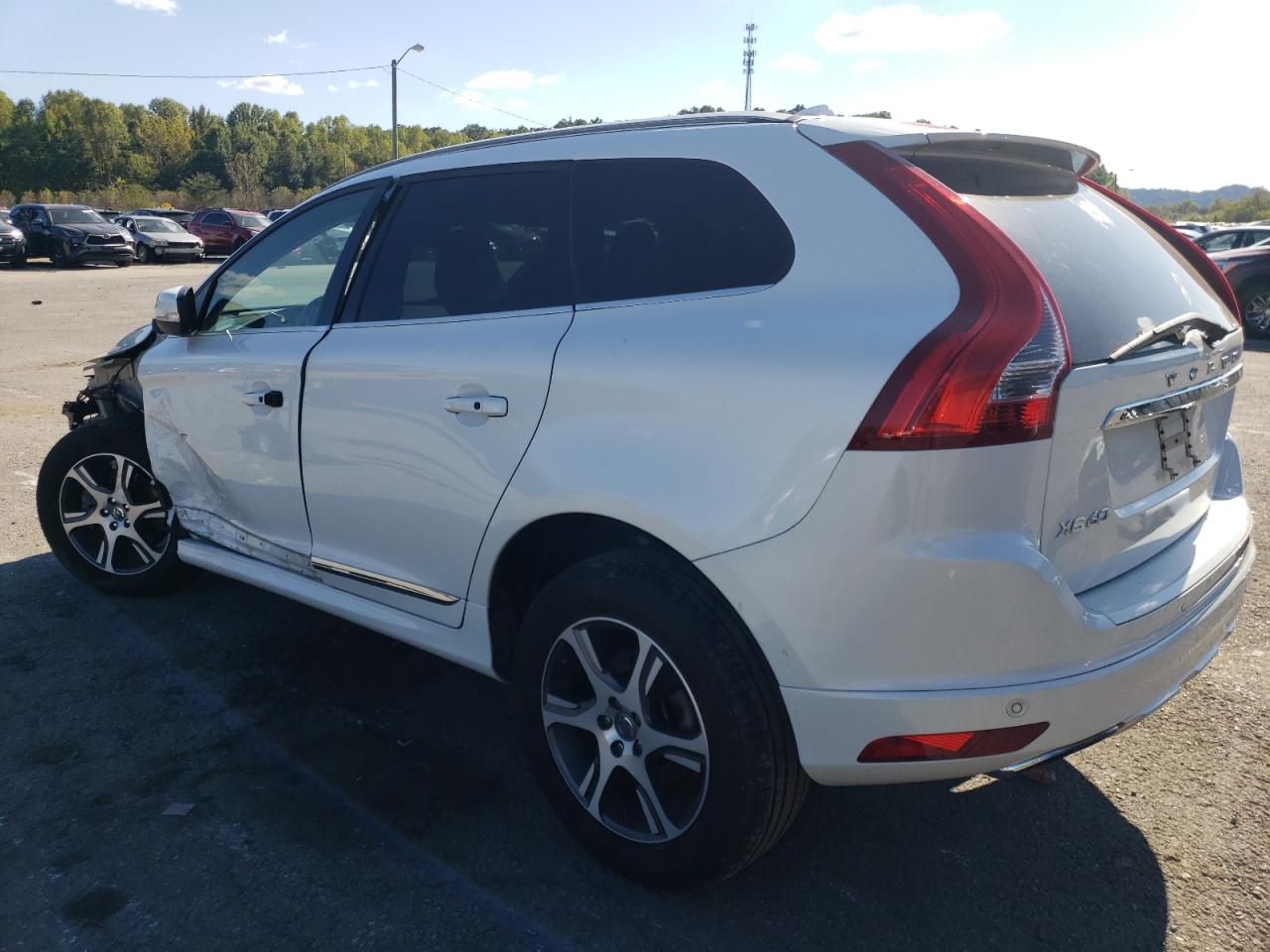 Image 2 of 2015 VOLVO XC60 T6 PLATINUM 2015 with VIN YV449MDM2F2666704