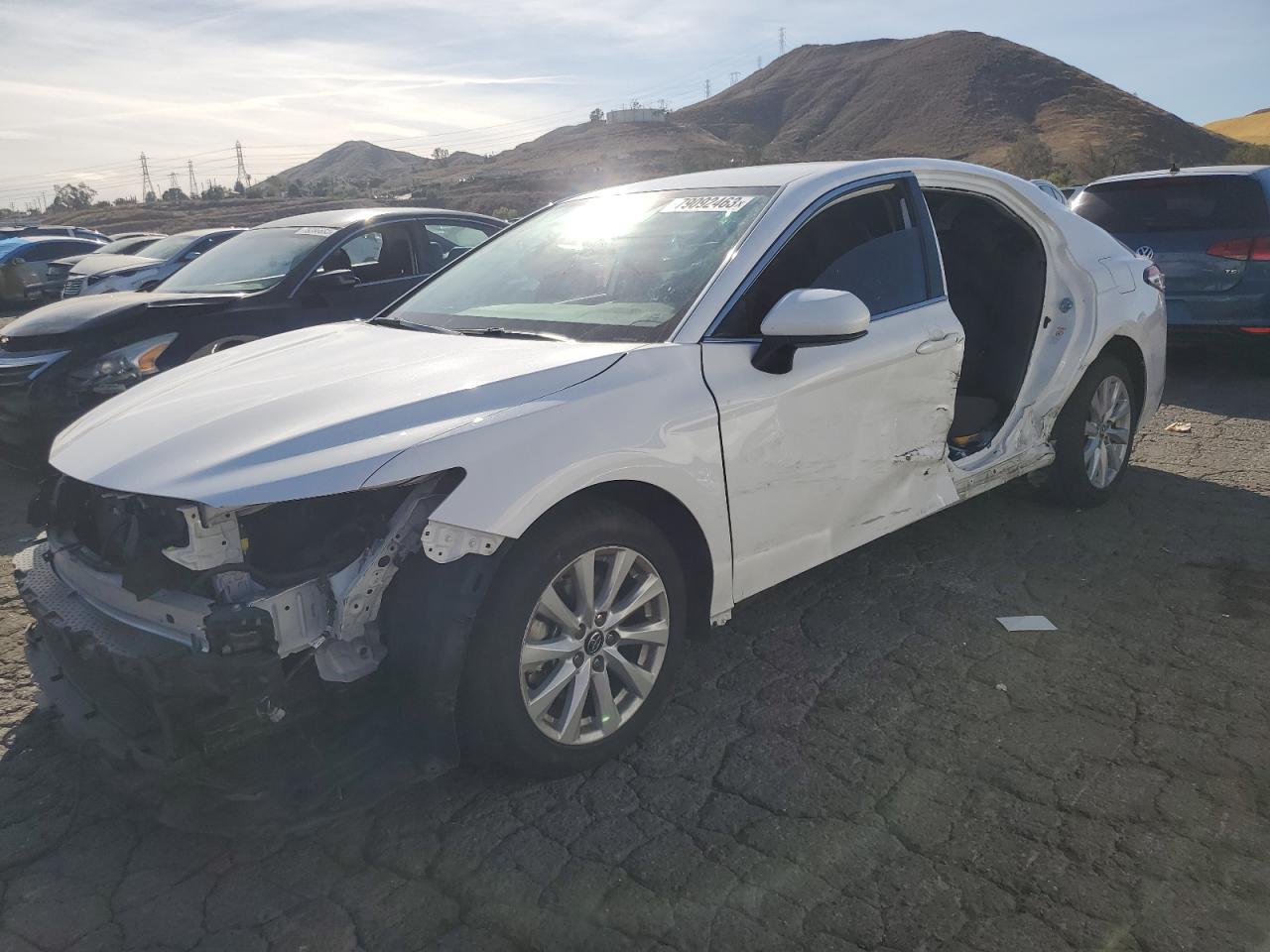 Obraz 1 z 2019 TOYOTA CAMRY L 2019 z VIN 4T1B11HK7KU190484