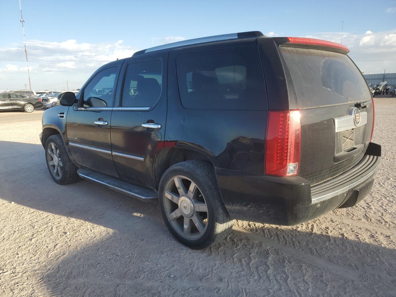 Image 2 of 2013 CADILLAC ESCALADE  2013 with VIN 1GYS3AEFXDR275938