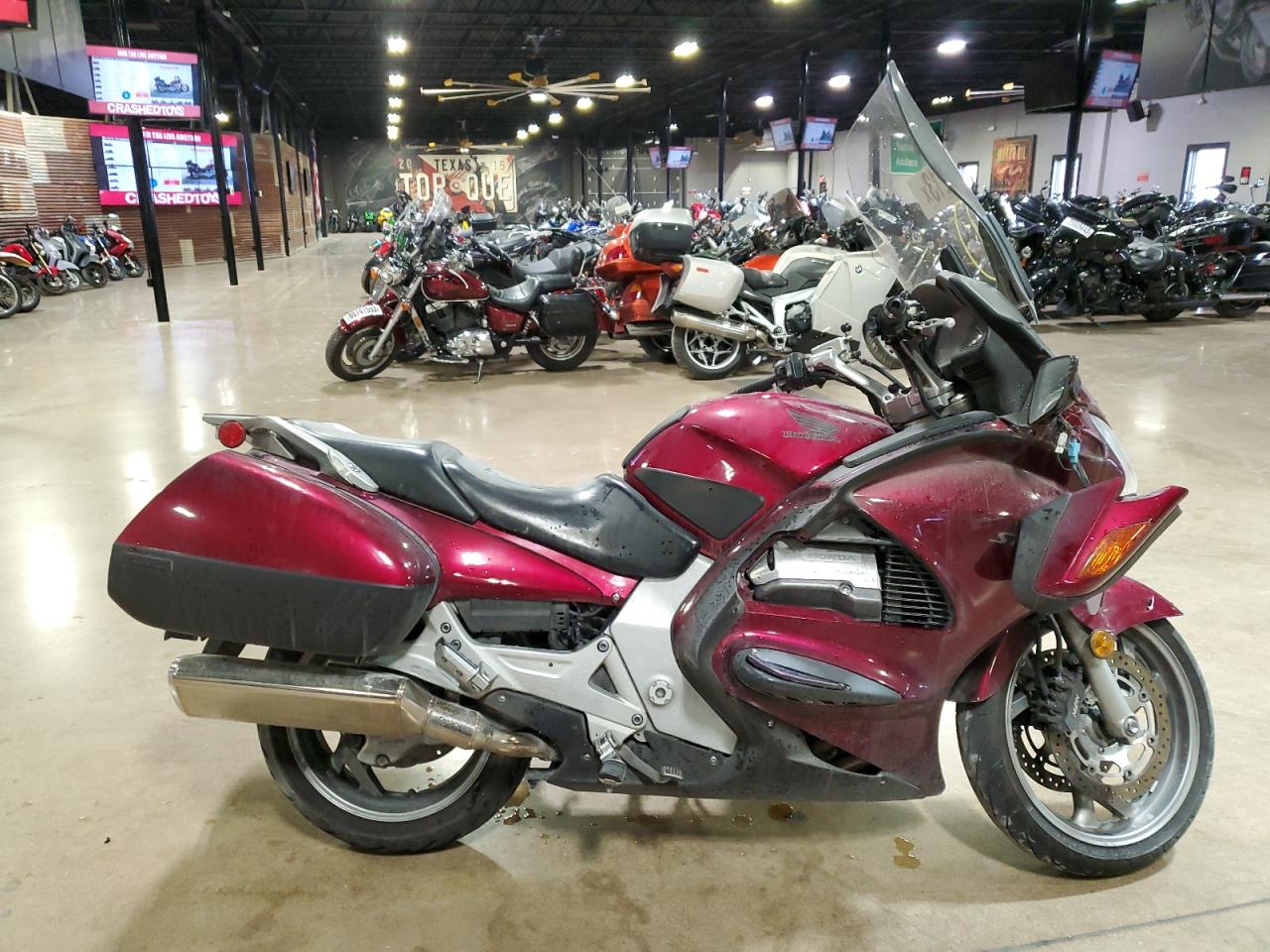 Image 1 of 2005 HONDA ST1300  2005 with VIN JH2SC51075M301433