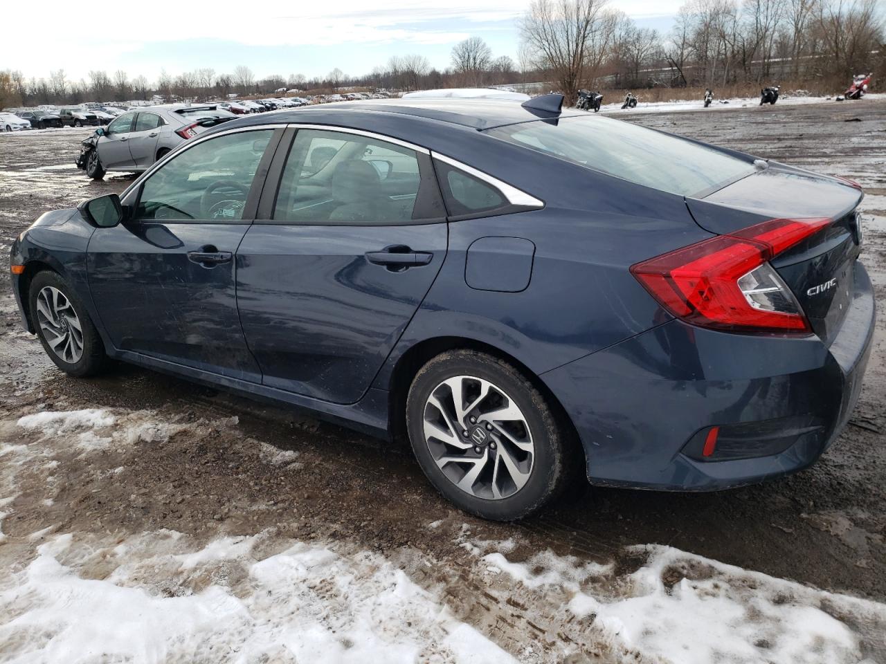 Image 2 of 2018 HONDA CIVIC EX 2018 with VIN 19XFC2F7XJE022467