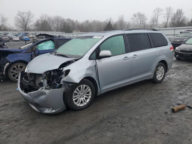 Image 1 of 2014 TOYOTA SIENNA XLE 2014 with VIN 5TDYK3DC8ES522530