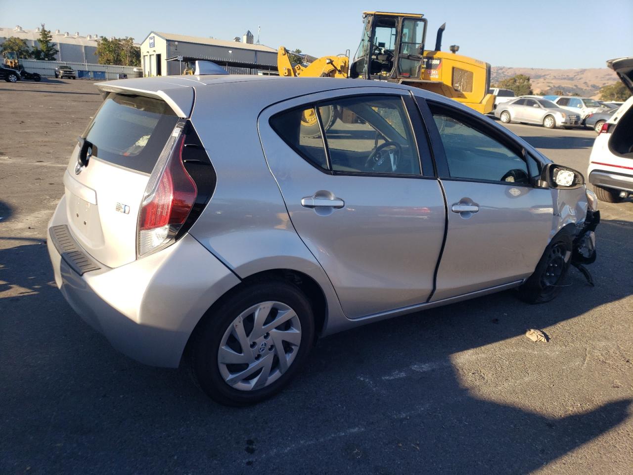 Obraz 3 z 2015 TOYOTA PRIUS C  2015 z VIN JTDKDTB37F1097710