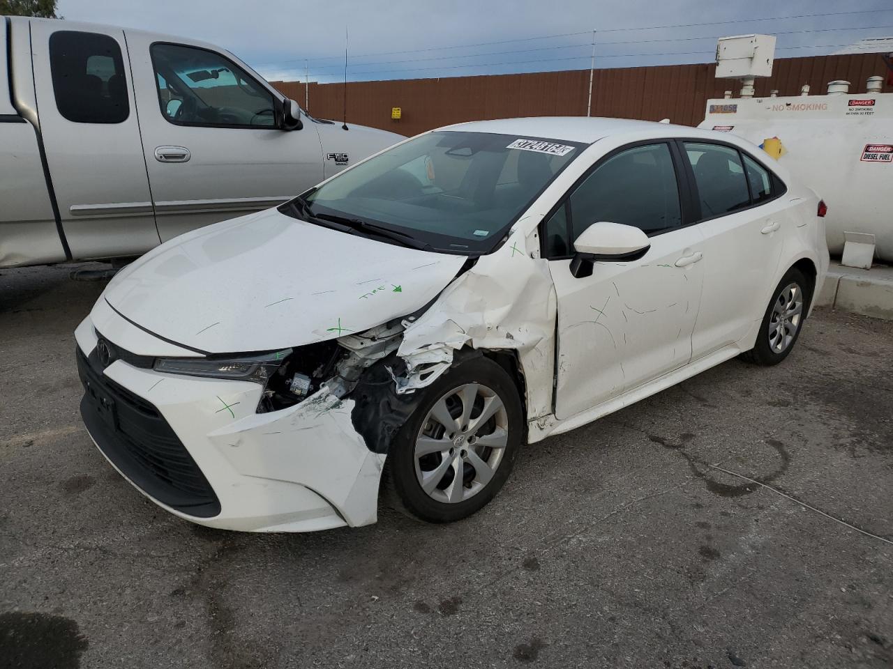 Obraz 1 z 2023 TOYOTA COROLLA LE 2023 z VIN 5YFB4MDE8PP002928