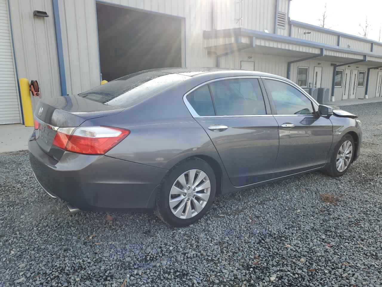 Image 3 of 2015 HONDA ACCORD EX 2015 with VIN 1HGCR2F72FA097807