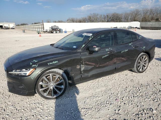 Obraz 2021 VOLVO S60 T5 MOMENTUM 2021