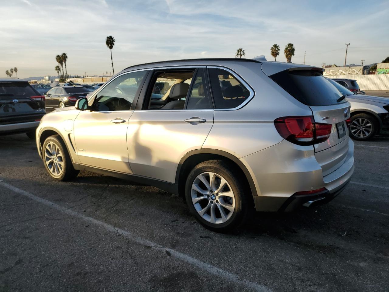 Изображение 2 2016 BMW X5 XDR40E 2016 с VIN 5UXKT0C55G0F75486