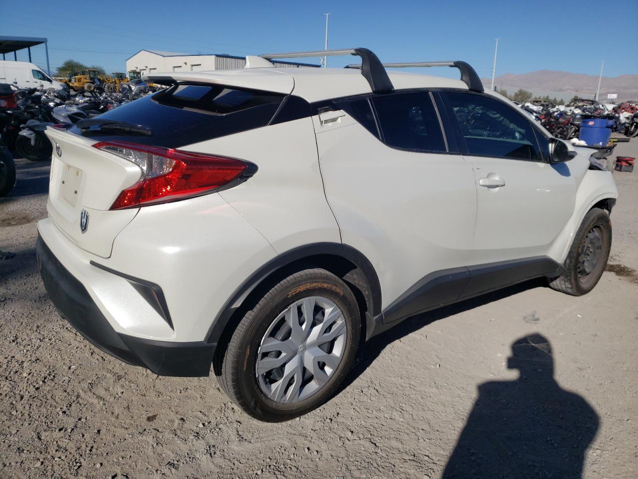Изображение 3 2020 TOYOTA C-HR XLE 2020 с VIN JTNKHMBX5L1065746