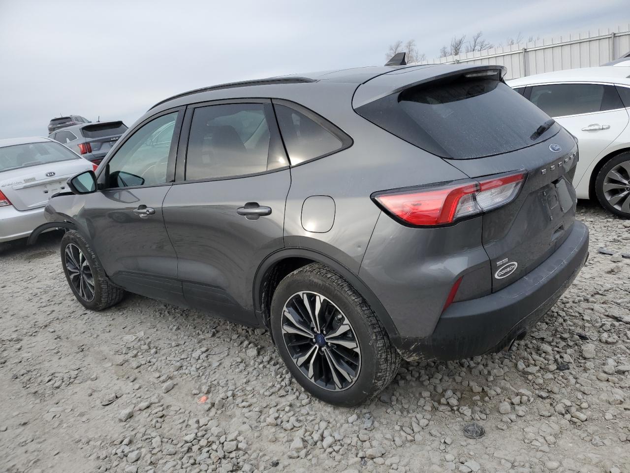 Изображение 2 2022 FORD ESCAPE SE 2022 с VIN 1FMCU9G62NUB96678