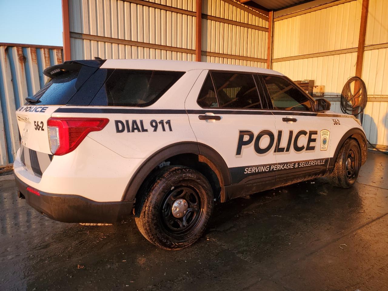 Image 3 of 2023 FORD EXPLORER POLICE INTERCEPTOR 2023 with VIN 1FM5K8AB1PGA32385