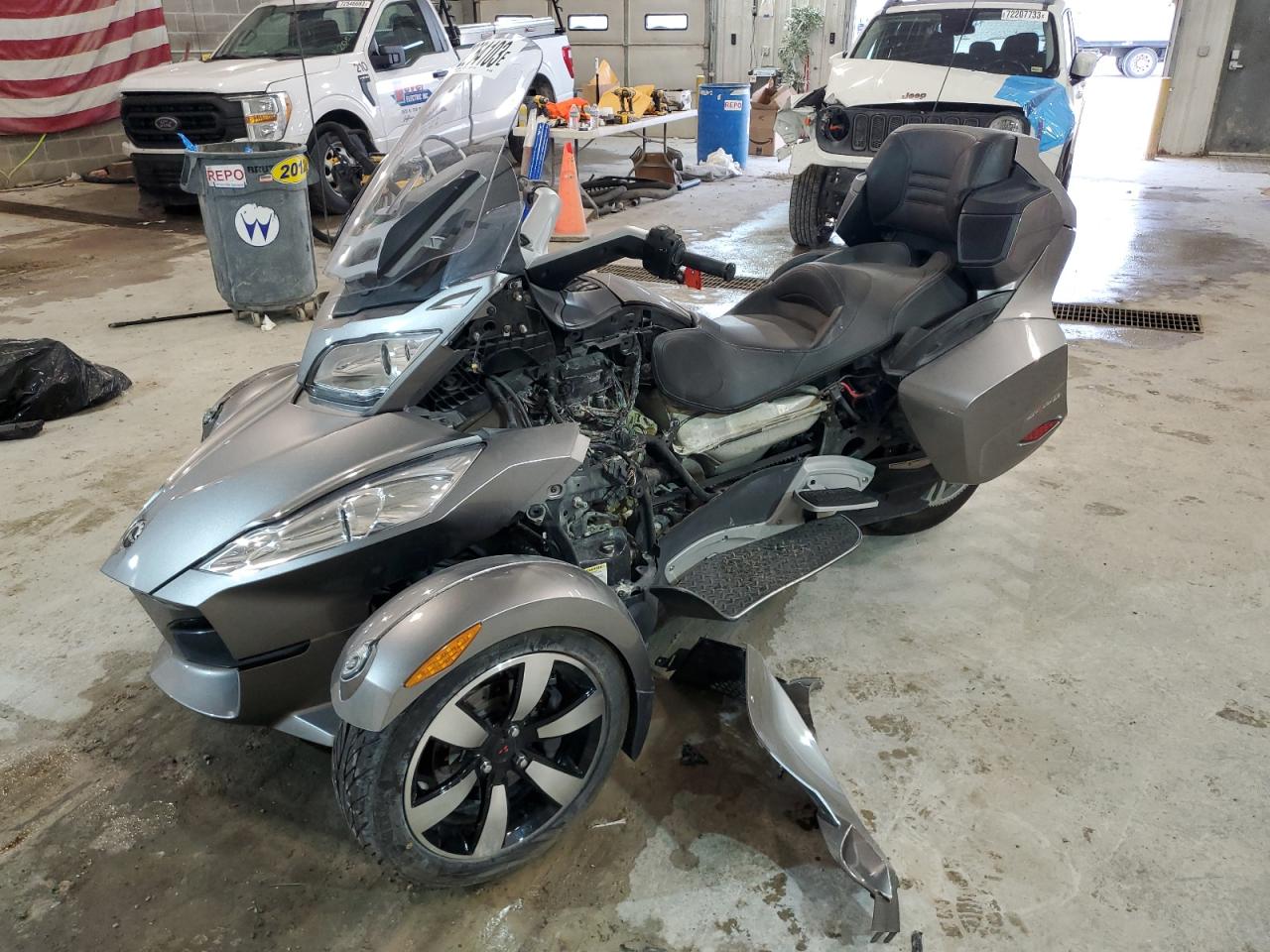Изображение 2 Can-Am Spyder Roadster Rts 2011 с VIN 2BXJBWC13BV001889